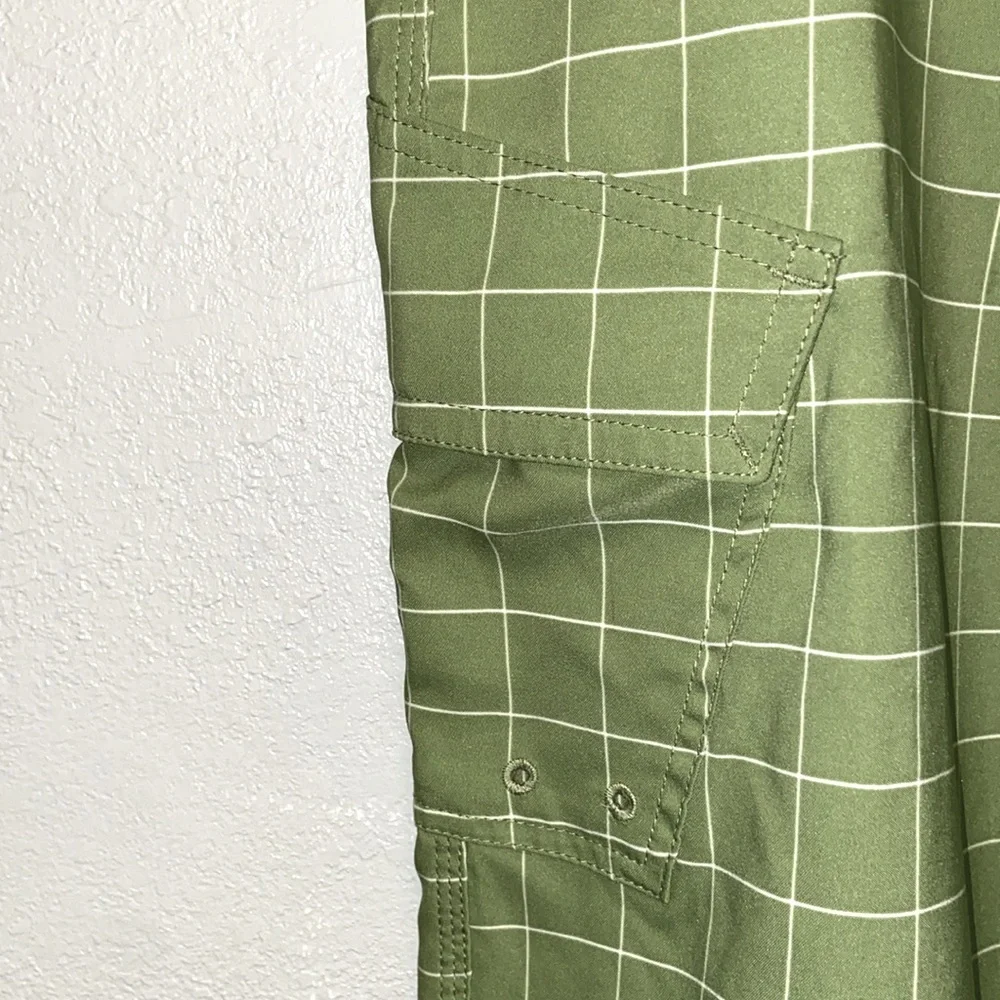 The North Face Men’s Green Checked Acitvewear Outdoor Board Shorts 3223